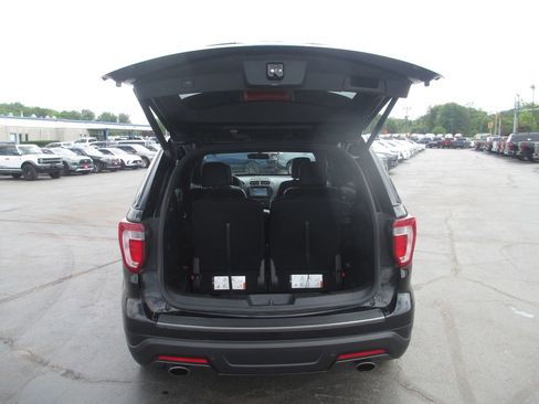 Used 2018 Ford Explorer XLT w/ Equipment Group 202A AWD/4WD image 8