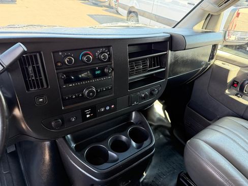 Used 2021 Chevrolet Express 3500 LS w/ Cold Climate Package RWD image 18