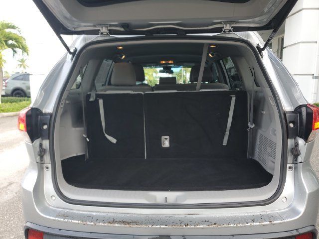 Used 2019 Toyota Highlander LE FWD image 6