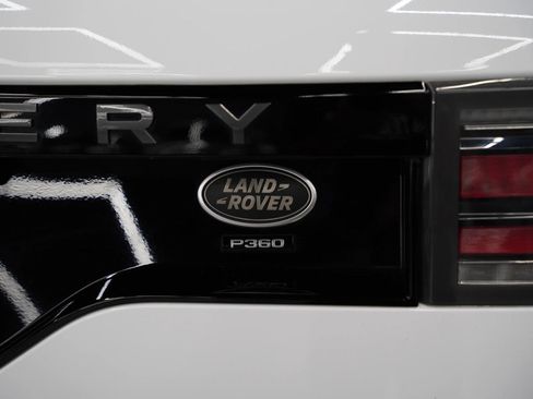 Used 2022 Land Rover Discovery HSE R-Dynamic AWD/4WD image 25