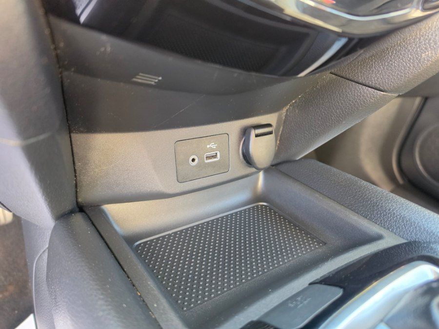 Used 2019 Nissan Rogue S AWD/4WD image 18