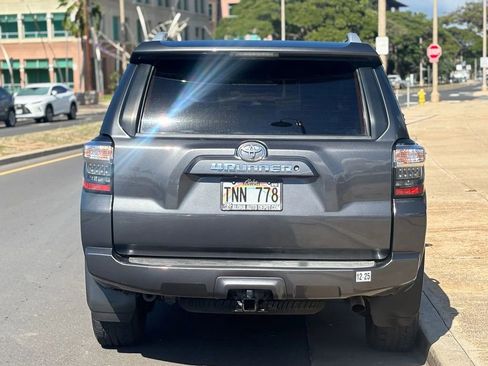 Used 2018 Toyota 4Runner SR5 image 4