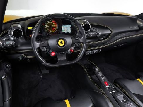 Certified 2021 Ferrari F8 Tributo image 5