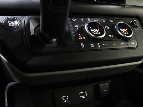 Used 2024 Land Rover Defender 110 SE image 67