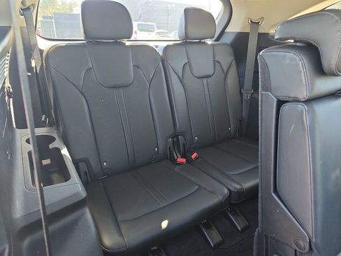 Used 2024 Kia Sorento S image 15