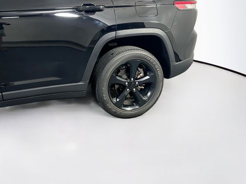 Used 2023 Jeep Grand Cherokee Altitude AWD/4WD image 30