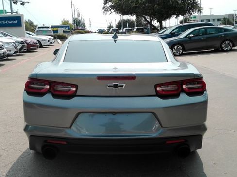 Used 2022 Chevrolet Camaro LT w/ Technology Package RWD image 7