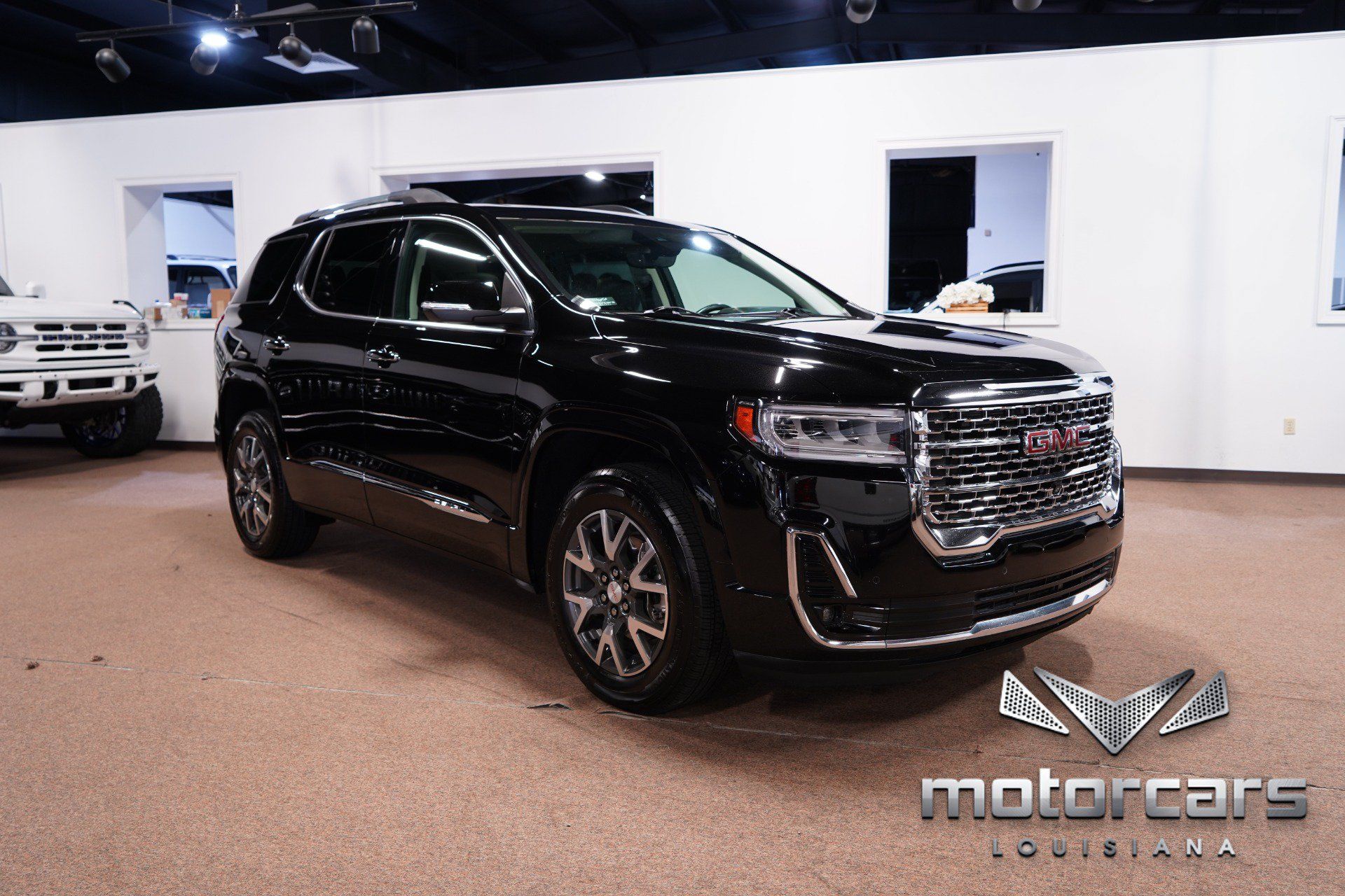 Used 2021 GMC Acadia Denali w/ Denali Technology Package FWD image 9