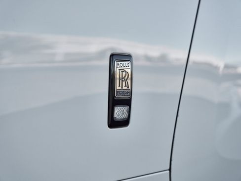 Used 2015 Rolls-Royce Wraith image 11