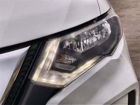 Used 2017 Nissan Rogue S image 24