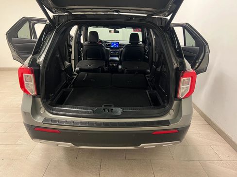 Used 2020 Ford Explorer XLT w/ Equipment Group 202A image 19