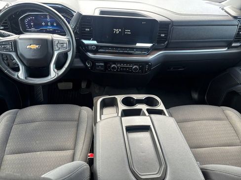 Used 2025 Chevrolet Silverado 1500 LT AWD/4WD image 11