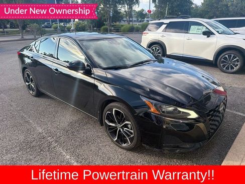 Certified 2023 Nissan Altima 2.5 SR w/ SR Premium Package FWD image 1