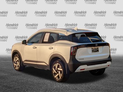 Used 2025 Nissan Kicks SV w/ SV Premium Package image 8