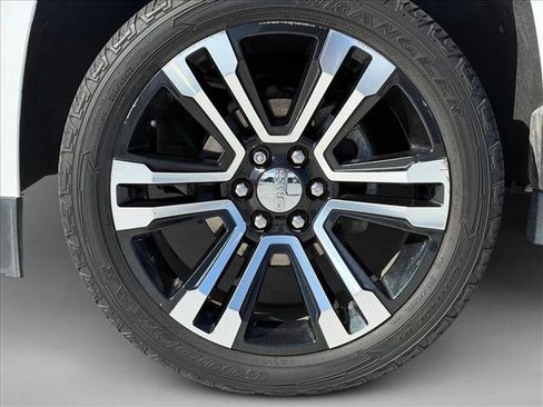 Used 2019 GMC Yukon SLT w/ Open Road Package image 9