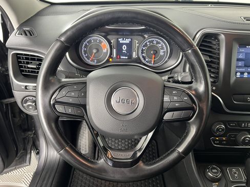 Used 2020 Jeep Cherokee Latitude Plus AWD/4WD image 25