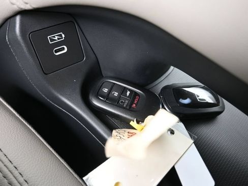 Certified 2025 Honda HR-V EX-L image 19