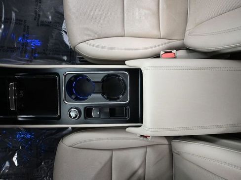 Used 2023 Lincoln Corsair Reserve image 33