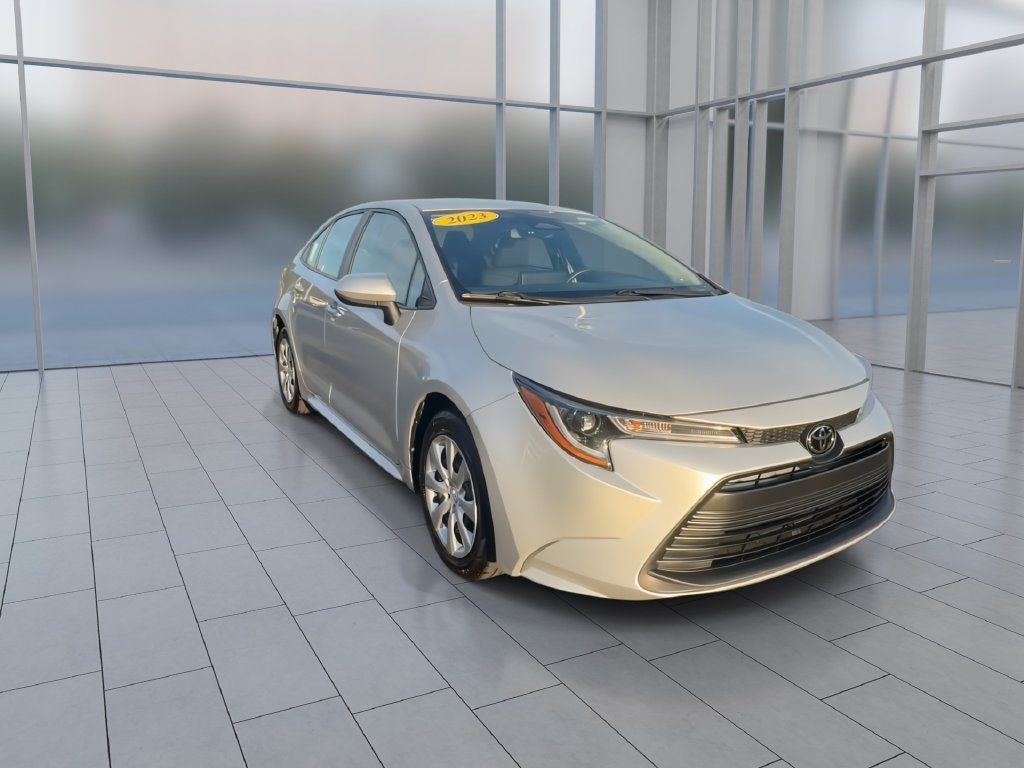 Used 2023 Toyota Corolla LE FWD image 3