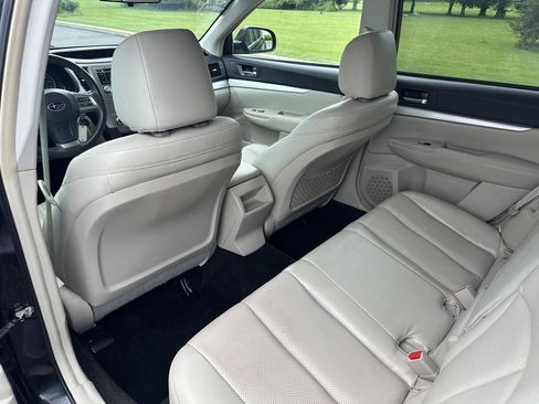 Used 2013 Subaru Outback 2.5i Premium w/ All-Weather Pkg AWD/4WD image 16