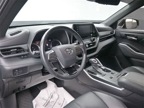 Certified 2021 Toyota Highlander XSE image 14