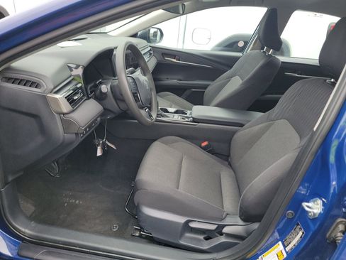 Used 2025 Toyota Camry LE image 10