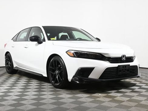 Used 2023 Honda Civic Sport image 9