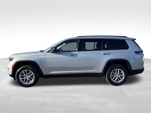 Used 2022 Jeep Grand Cherokee L Laredo w/ Luxury Tech Group I image 4
