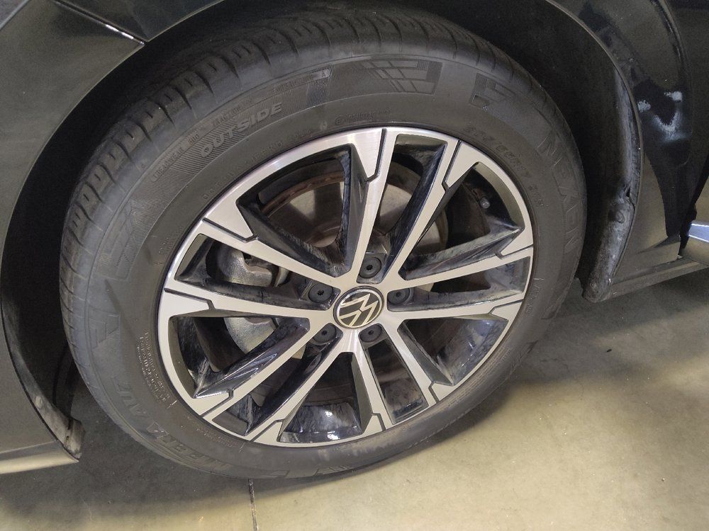 Used 2025 Volkswagen Jetta Sport FWD image 31