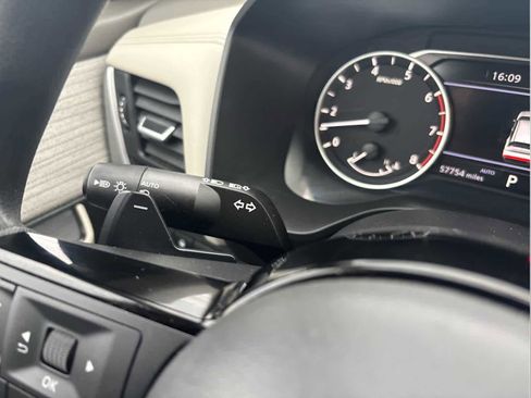 Used 2023 Nissan Rogue SV image 20