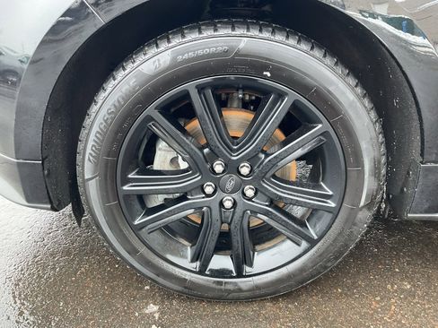 Used 2020 Ford Edge ST-Line w/ Cold Weather Package image 9