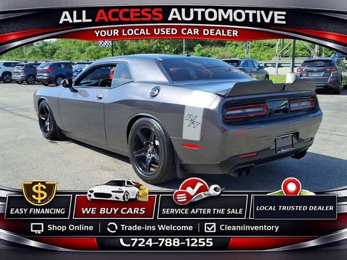 Used 2017 Dodge Challenger R/T RWD image 4