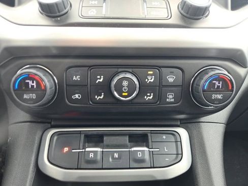 Used 2023 GMC Acadia SLT w/ Technology Package image 31