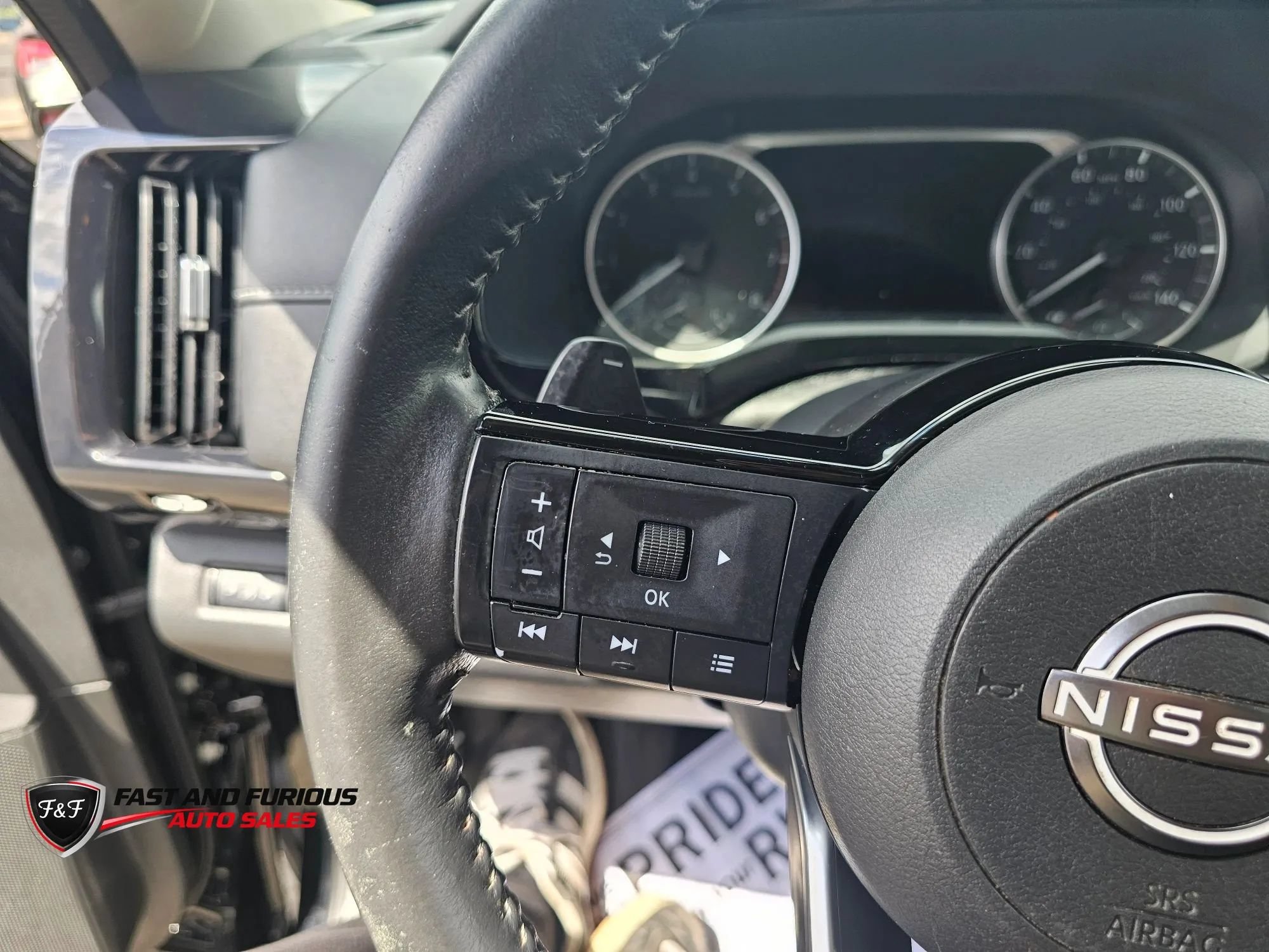 Used 2022 Nissan Pathfinder SV AWD/4WD image 19