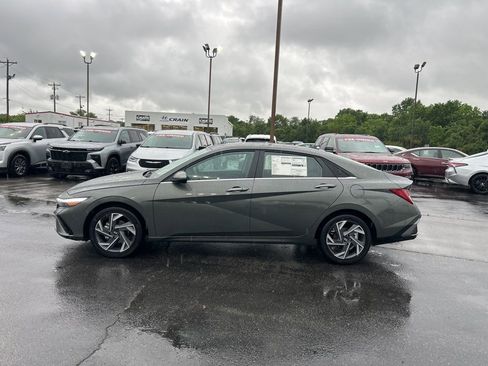 New 2026 Hyundai Elantra Limited FWD image 5