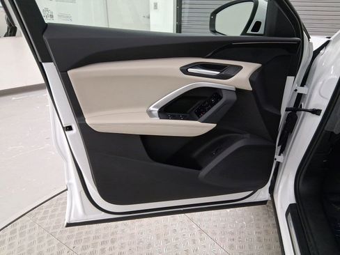 Certified 2025 Audi Q5 Premium w/ Convenience Package image 19