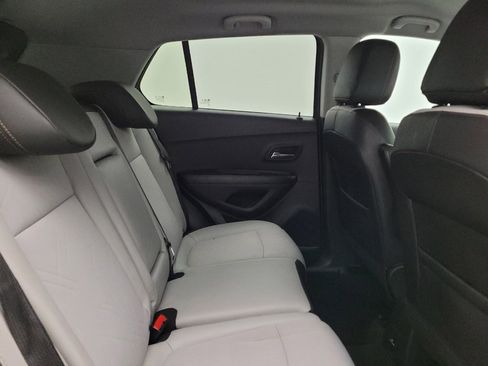 Used 2022 Chevrolet Trax LT AWD/4WD image 19