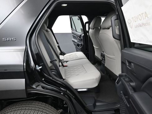 New 2026 Toyota 4Runner SR5 AWD/4WD image 14