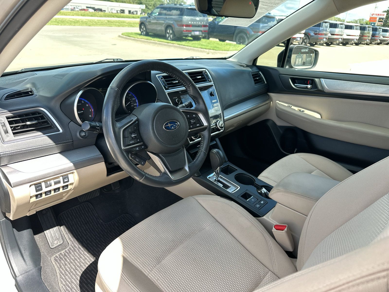 Used 2018 Subaru Outback 2.5i Premium AWD/4WD image 2