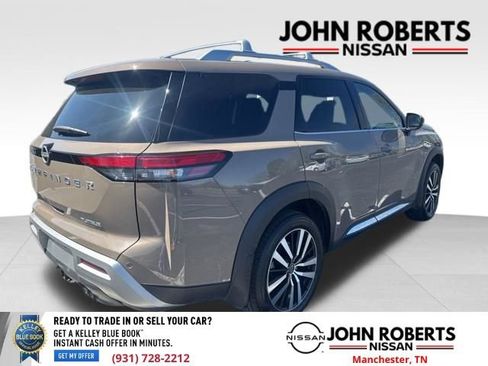 Used 2024 Nissan Pathfinder Platinum w/ Cargo Package image 6
