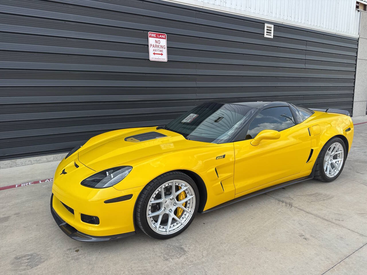Used 2012 Chevrolet Corvette ZR1 w/ Battery Protection Package RWD image 2