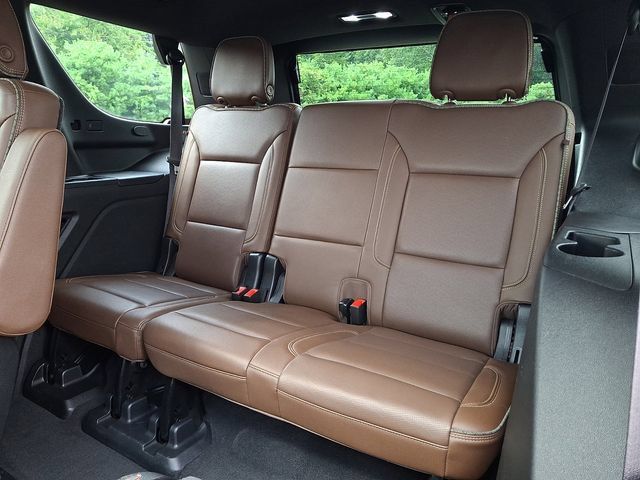 Used 2021 Chevrolet Tahoe High Country w/ Premium Package AWD/4WD image 21