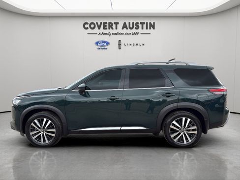 Used 2022 Nissan Pathfinder Platinum w/ Cargo Package AWD/4WD image 2