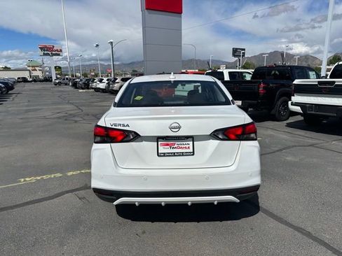 New 2025 Nissan Versa SV w/ Trunk Package FWD image 9