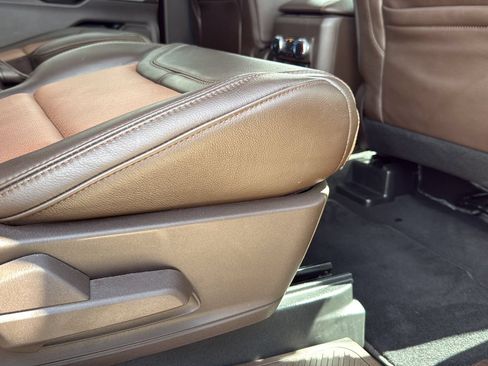 Used 2021 Ford Explorer King Ranch w/ Premium Technology Package RWD image 26