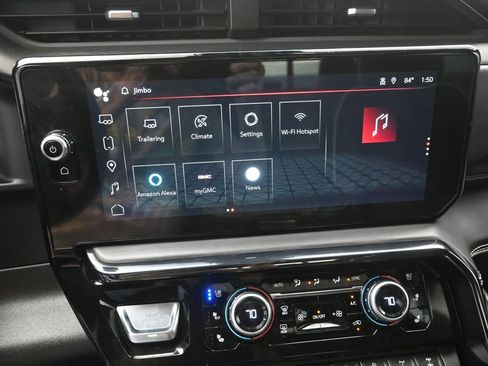 Used 2023 GMC Sierra 1500 AT4X image 9