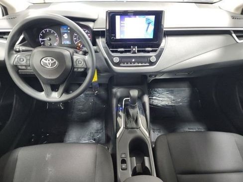 Used 2024 Toyota Corolla LE image 2