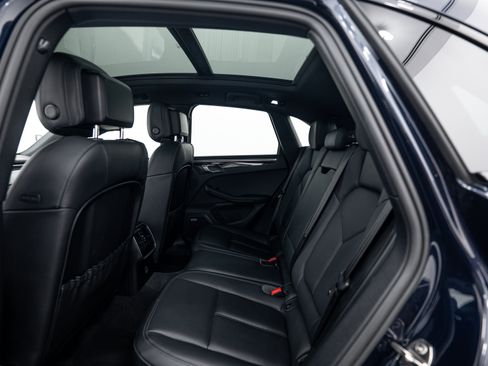 Certified 2021 Porsche Macan AWD/4WD image 22
