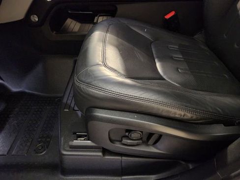 Used 2020 Land Rover Defender 110 HSE image 24