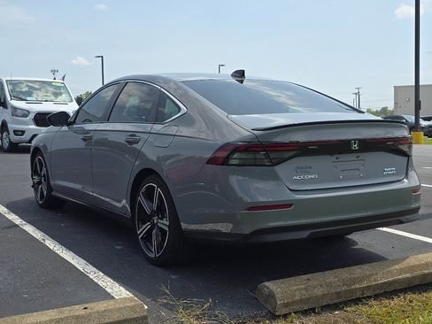 Used 2025 Honda Accord Sport image 7